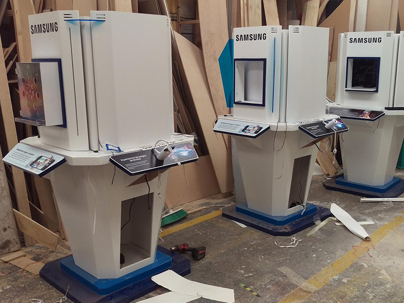 exhibidor lanzamiento samsung s7 claro produccion